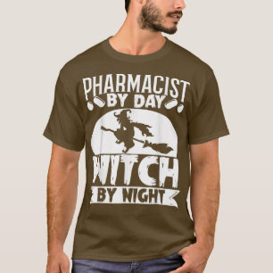 Camiseta Farmacéutica por Bruja de Día por Halloween de Noc
