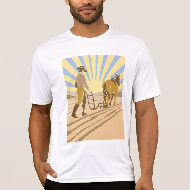 Camiseta Farmer and Horse Plowing Field Retro Sunrise (Anverso)