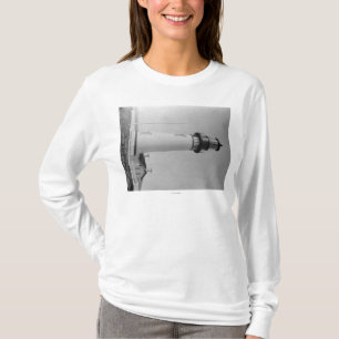 Camiseta Faro de Newport, Oregon en el cabo Fowlweather