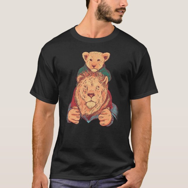 Camiseta Father Lion with Cub on Shoulders Protector & Fami (Anverso)