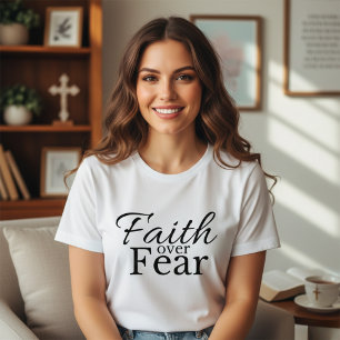 Camiseta Fe audaz y elegante ante el miedo a los cristianos