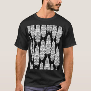 Camiseta Feathers boho: patrón blanco y negro