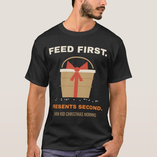 Camiseta Feed First Presents Second, Navidad de Niño de Gra (Anverso)