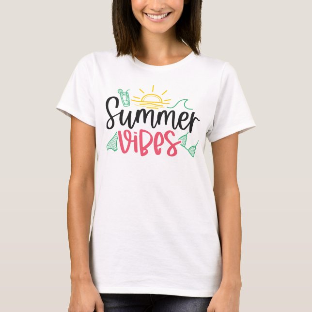 Camiseta Feel Good "Summer Vibes" Women's Seasonal Tee (Anverso)
