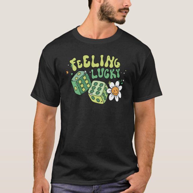 Camiseta Feeling Lucky Dice Retro Groovy St Patrick's Day W (Anverso)