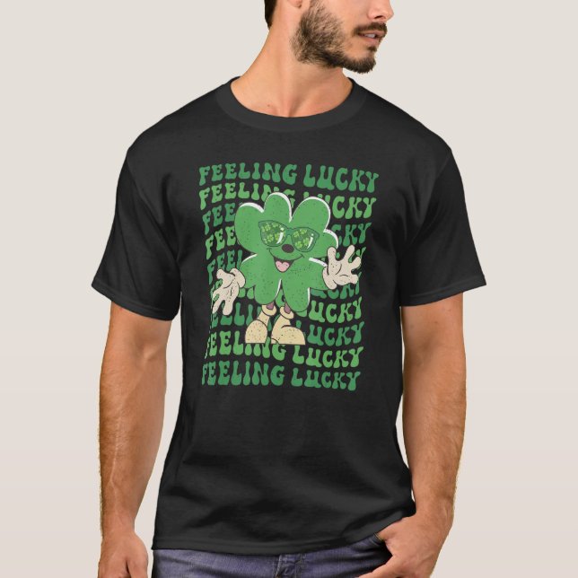 Camiseta Feeling Lucky Smile Face Shamrock St Patrick's day (Anverso)
