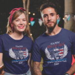 Camiseta Feliz 4 de julio tipografía del Día de la Independ<br><div class="desc">Con la llegada del 4 de julio,  entra en tu espíritu patriótico con este diseño de camisetas patrióticas que presenta una tipografía del Día de la Independencia Feliz 4 de Julio.</div>