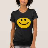 Camiseta feliz amarilla del negro de la cara