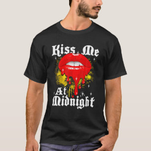 Camiseta Feliz Año Nuevo Eve Me Besa A Medianoche