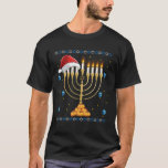 Camiseta Feliz Chrismukkah Funny Jewish Family<br><div class="desc">Gracioso Traje De Vacaciones Hannukah Para Mujeres,  Hombres Y Niños. ¿Buscas El Mejor Gráfico De Hanukkah Para Los Adultos? Entonces Obtén Esta Gráfica Divertida De Hanukkah Para Hombres,  Mujeres.</div>