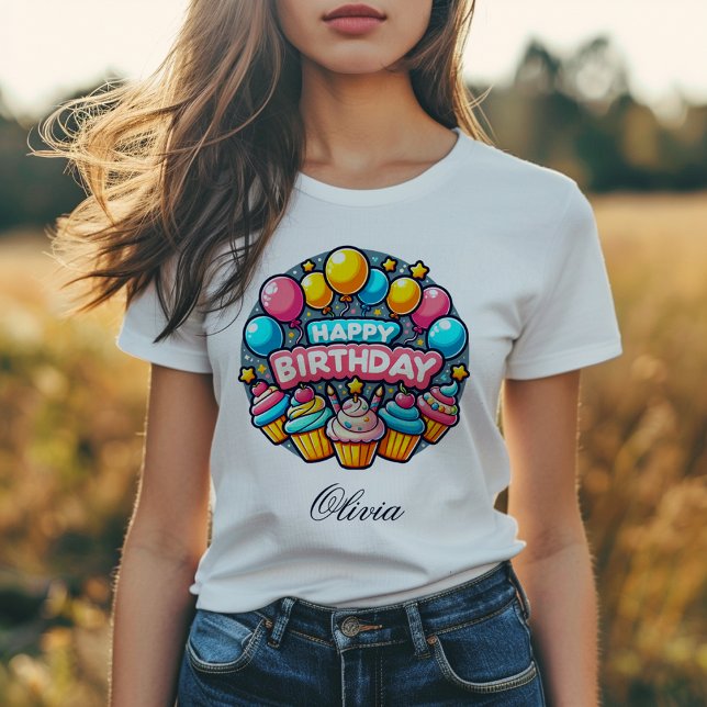 Camiseta Feliz cumpleaños, globos y pasteles coloridos (Subido por el creador)