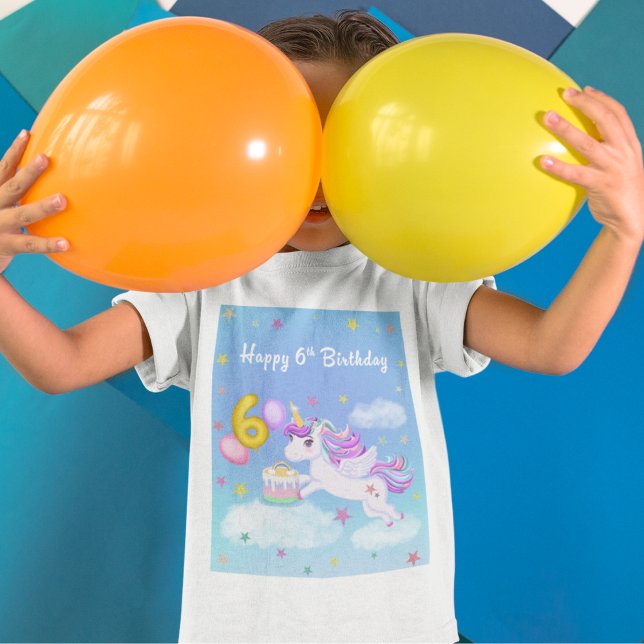 Camiseta Feliz cumpleaños número 6 Unicornio con pastel de  (Subido por el creador)