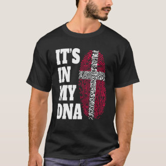 Camiseta Feliz de que esté en mi ADN Bandera danesa de Dina