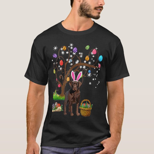 Camiseta Feliz Día de Pascua Labrador recuperador cazando h (Anverso)