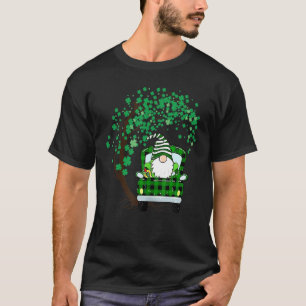 Camiseta Feliz Día de San Patricio en un árbol afortunado d
