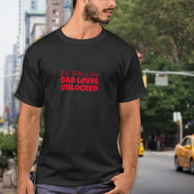 Camiseta Feliz Día del Primer Padre, humor de la carta roja (Subido por el creador)