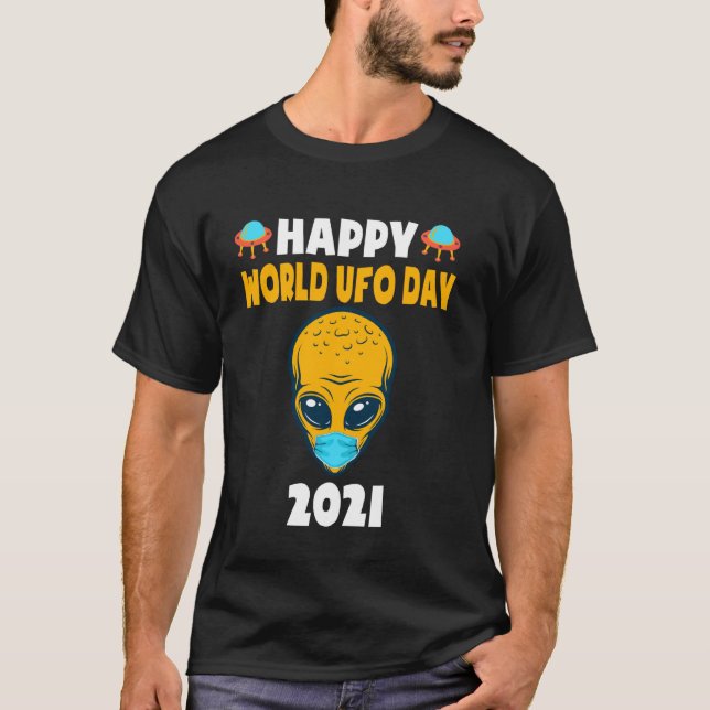 Camiseta Feliz Día Ufo 2021 Cabeza Alien Cute con Máscara K (Anverso)