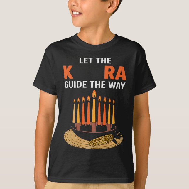Camiseta Feliz feriado africano por las velas de Kwanzaa (Anverso)