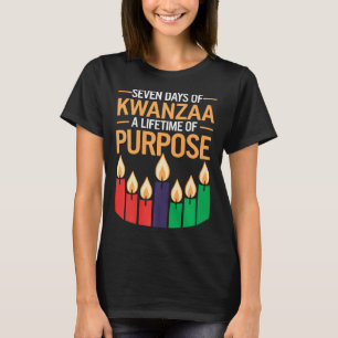 Camiseta Feliz feriado africano por las velas de Kwanzaa