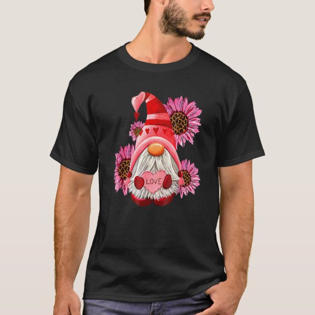 Camiseta Feliz Gnome del Día de San Valentín con Leopard Su (Anverso)