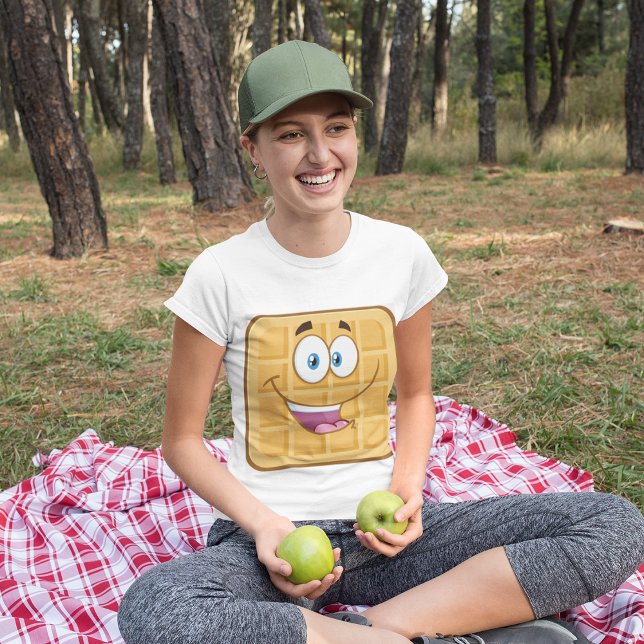 Camiseta Feliz gofre Kawaii sonriente Desayuno Comida (Subido por el creador)