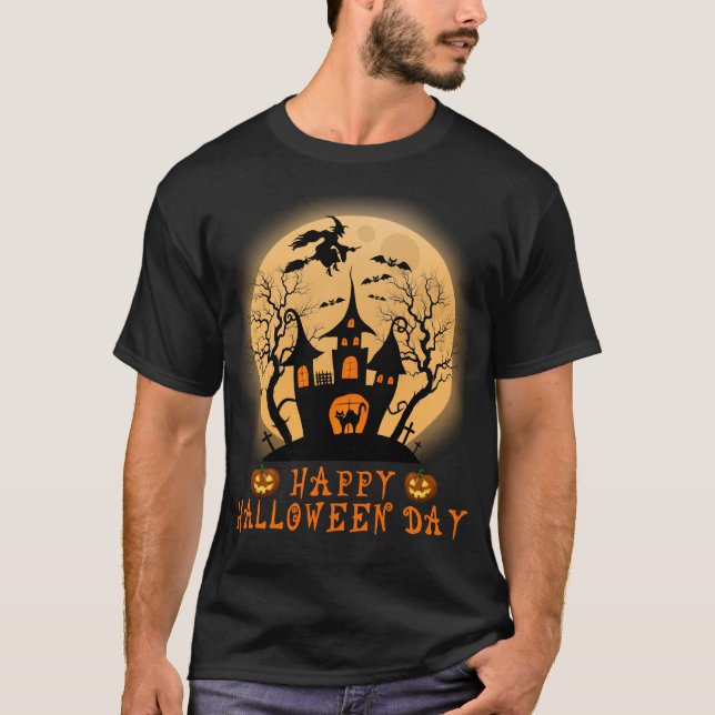Camiseta Feliz Halloween, viene halloween, esta temporada (Anverso)