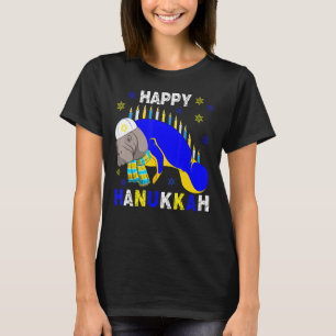 Camiseta Feliz Hanukkah Menorah Manatee usando Gorra judío