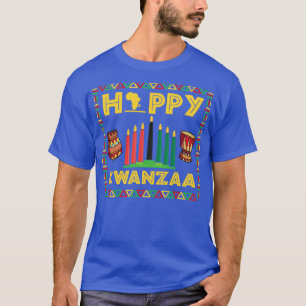Camiseta Feliz Kwanzaa Kinara sobre las velas en África