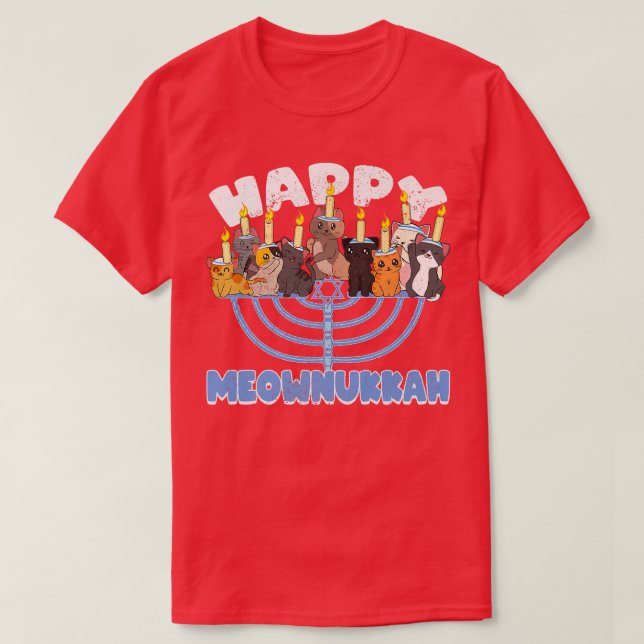 Camiseta Feliz Meownukkah gatos en Menorah por Hanukkah Cha (Diseño del anverso)