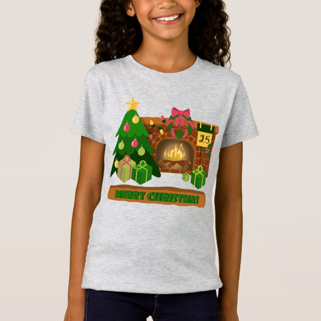 Camiseta Feliz Navidad cerca de la chimenea de fuego árbol  (Anverso)