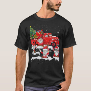 Camiseta Feliz Navidad Santa Gnome con fondo de Camión Rojo