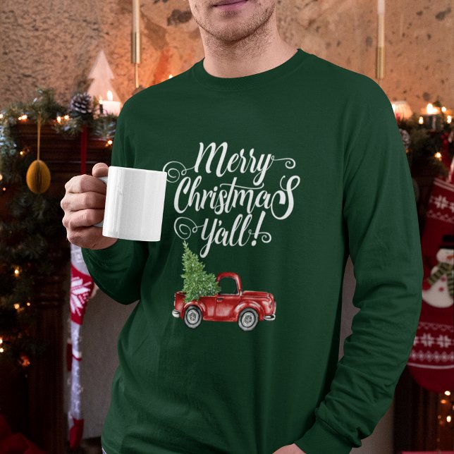 Camiseta Feliz Navidad Y'all Vintage Truck Green M (Choose from a variety of shirt sizes and colors.)