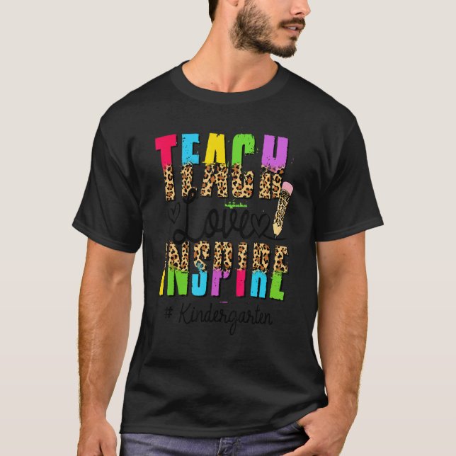 Camiseta Feliz Primer Día De Maestra De Kinder Boho Leop (Anverso)