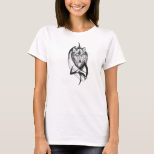 Camiseta femenina con lobo tribal