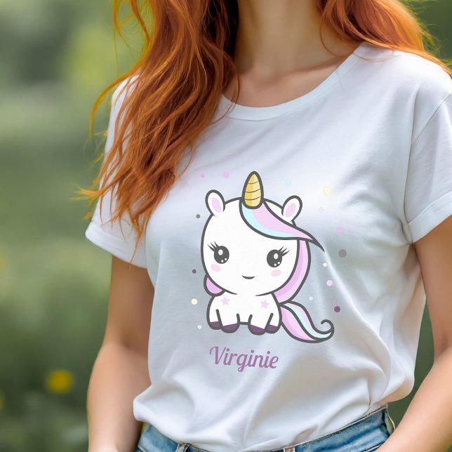 Camiseta femenina con unicornio (Woman T-Shirt with a Cute Unicorn)