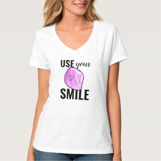 Camiseta femenina sonriente