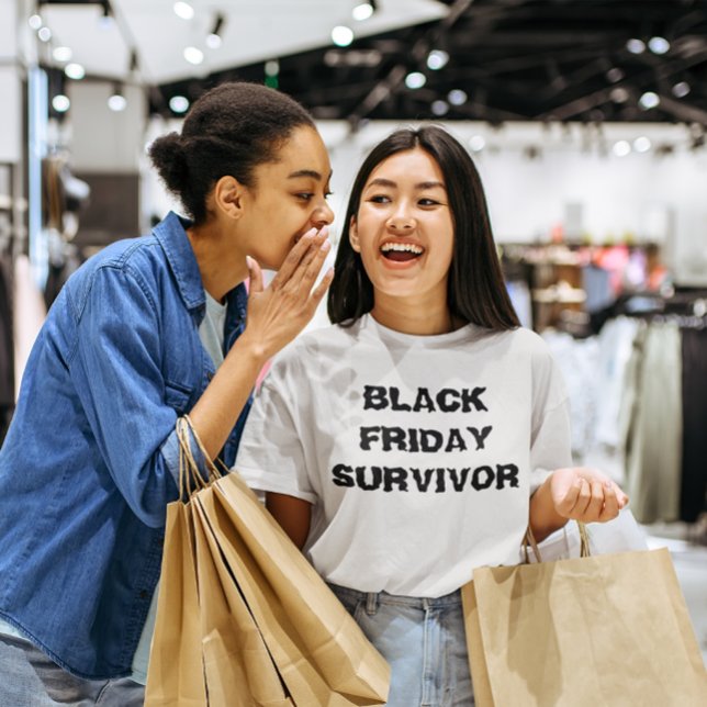 Camiseta femenina superviviente del Black Friday (Black Friday Survivor Women's T-Shirt)
