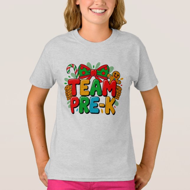 Camiseta Festive Team Pre-K Christmas T-Shirt  (Anverso)