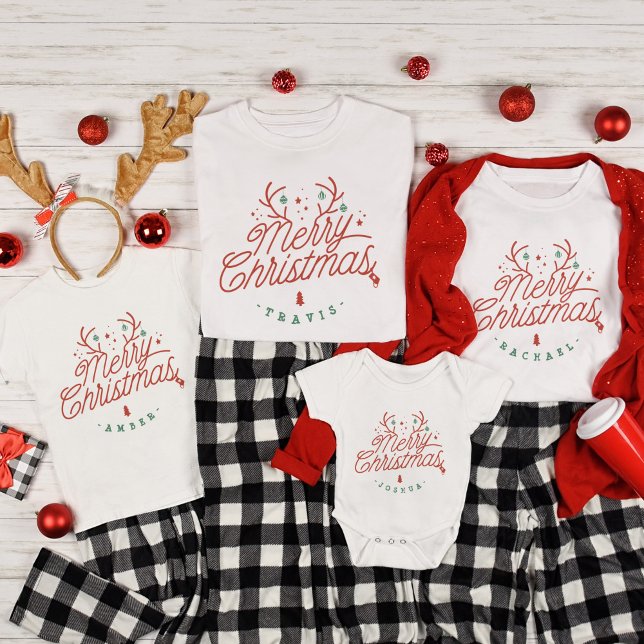 Camiseta Festividad de reno por nombre de familia navideña (Merry Christmas Family Name Reindeer Holiday T-Shirt)