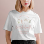 Camiseta Festividad rosa floral moderna rosa chica soltera<br><div class="desc">Moda elegante champán rosa giratorio floral flor silvestre moderna despedida de soltera moderna divertida verano a juego con el diseño de ropa personalizado. Se puede personalizar para la novia,  la dama de honor,  la dama de honor,  la madre de la novia y el novio,  etc</div>