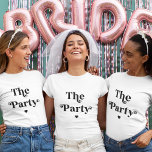 Camiseta Fiesta de Bachelorette para la dama de honor del C<br><div class="desc">Celebra tu soltera con esta moderna y elegante camiseta,  con guión y corazón retro.</div>
