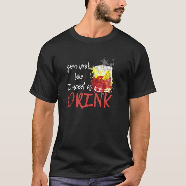 Camiseta Fiesta de Cóctel de Whisky Necesito una Bebida (Anverso)
