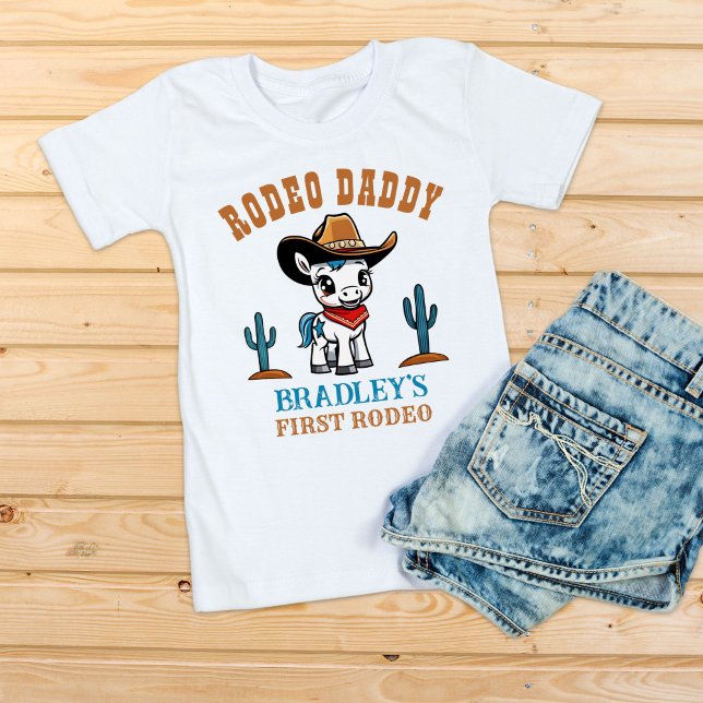 Camiseta Fiesta de cumpleaños de bebé de papá Rodeo (Rodeo daddy First rodeo western birthday party shirt cowboy horse matching family photoshoot shirt)