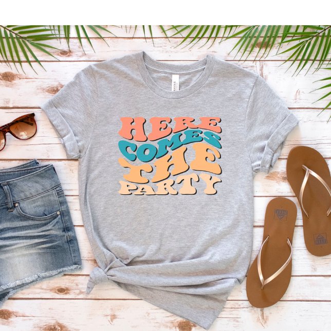 Camiseta Fiesta de Soltera Retro Aquí Viene la Fiesta   (Subido por el creador)