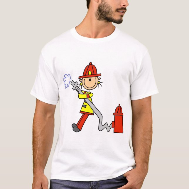 Camiseta Figura bombero del palillo con la manguera (Anverso)