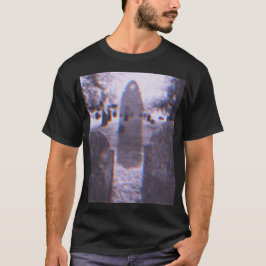 Camiseta Figura negra en el cementerio