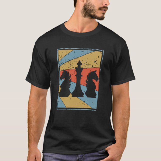Camiseta Figuras de ajedrez retro de colores (Anverso)