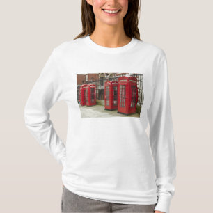 Camiseta Fila de cabinas telefónicas en la parte trasera de