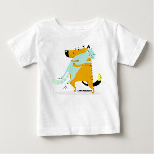 Camiseta fina del jersey del bebé con el abrazo