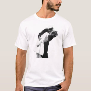 Camiseta Final del beso de la guerra
